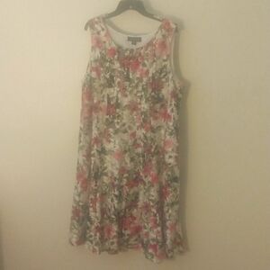 Size 22W - Beautiful white flowered dress by Perceptions. -- sleeveless